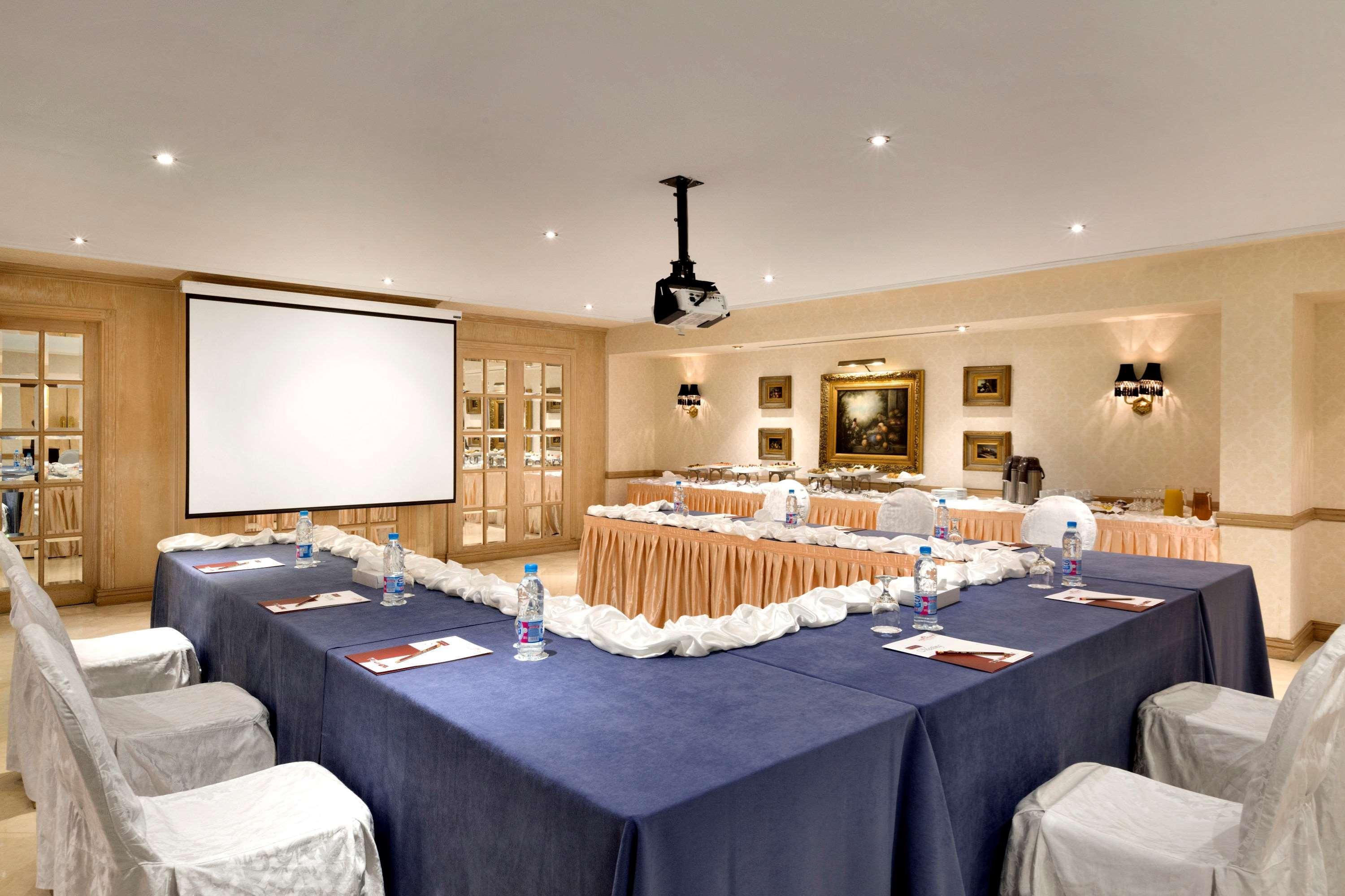 Hawthorn Suites By Wyndham Khobar Bagian luar foto