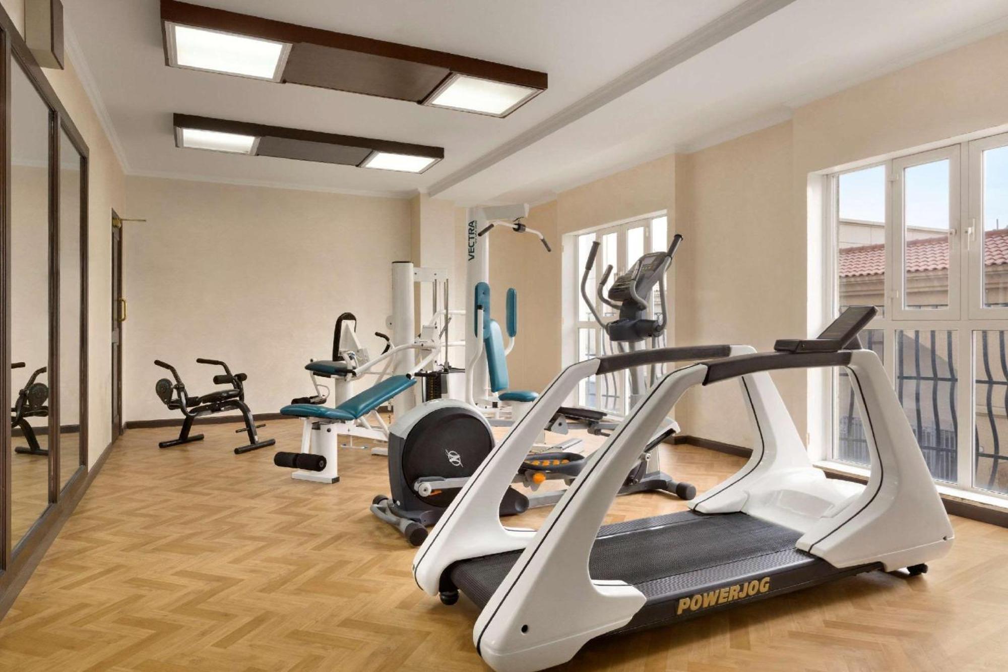 Hawthorn Suites By Wyndham Khobar Bagian luar foto